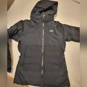 REI Stormhenge Peak 850 Winter Coat | Black | Waterproof with rimmed hood